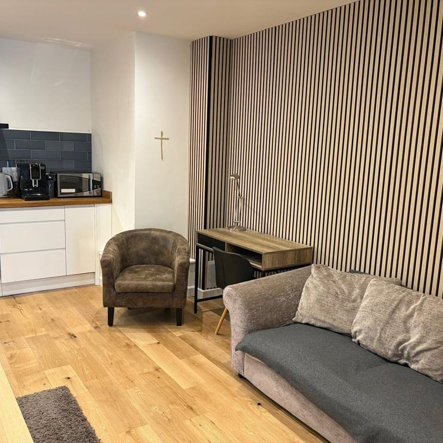 1 Bed Flat, Clapham Road, SW9 - Photo 1