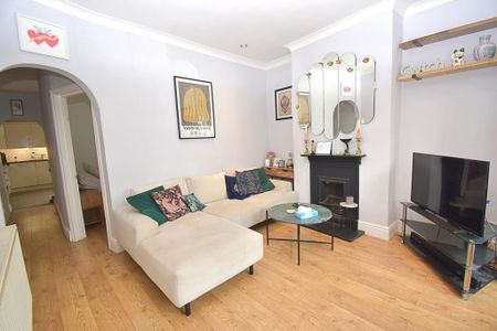 1 bedroom flat to rent - Photo 2