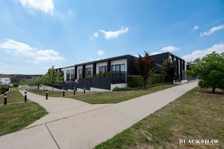 Centrally Located Executive Townhouse - Photo 5