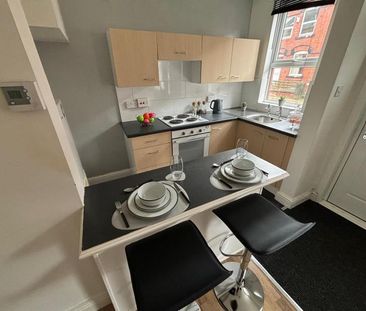 3 bedroom terraced house to rent - Photo 5