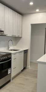 Gary Manor - Photo 3