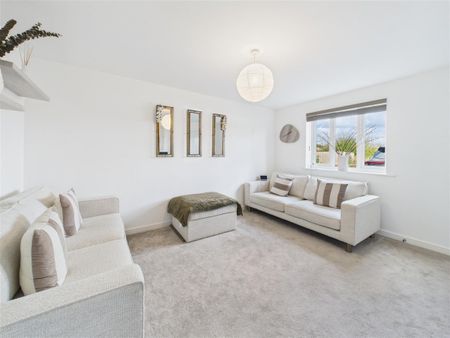 3 bedroom Terraced House to rent - Photo 2