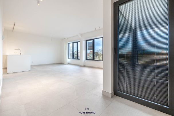 Modern drie-slaapkamerappartement met panoramisch uitzicht, direct instapklaar - Photo 1