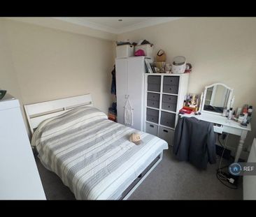 4 bedroom terraced house to rent - Photo 1