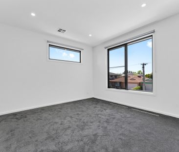 Brand New Contemporary Living in Prime Mount Waverley Location - Photo 4