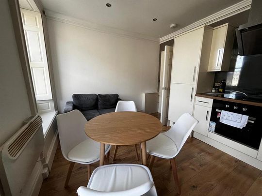 2 bedroom private hall to rent - Photo 1