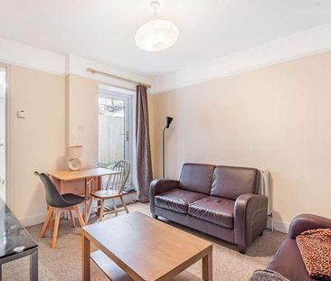 Walnut Tree Close, Guildford, GU1 - Photo 2