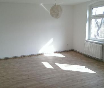 3 Zimmer mit Kamin und Gartennutzung im 4 Familienhaus - Foto 1