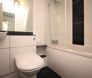 High Street, Newport Pagnell - Photo 4