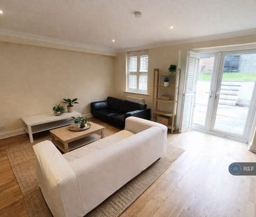 2 bedroom maisonette to rent - Photo 2