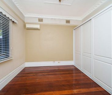 Large House near City. Walk to trains, buses, shops, shopping centr... - Photo 3