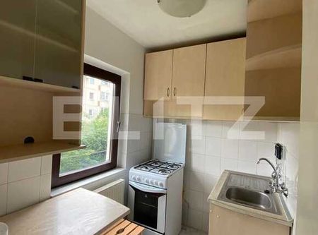 Garsoniera, deocamdată, parcare, 30 mp, zona străzii Almașului - Photo 4