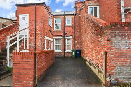 2 bedroom flat to rent - Photo 3