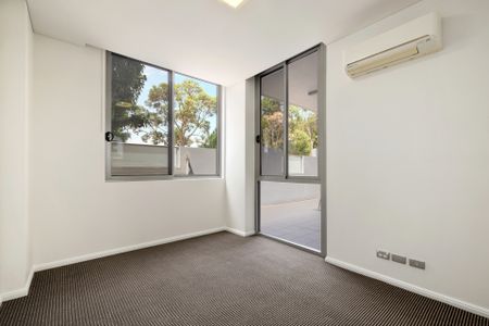 Lifestyle Ground Floor Apartment with Sunlit North-Facing Courtyard - C Block - Photo 3