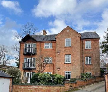 Atherton Court, Salisbury, SP1 - Photo 1