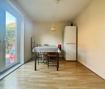 1 bedroom property to rent - Photo 2