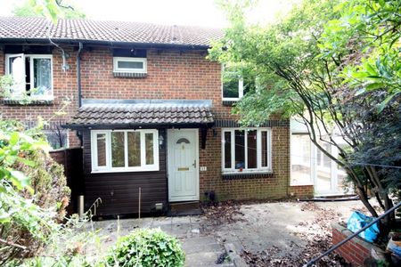 Knaphill, Woking - Photo 5