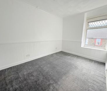 4 bedroom terraced house to rent - Photo 5