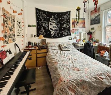 4 bedroom terraced house to rent - Photo 1