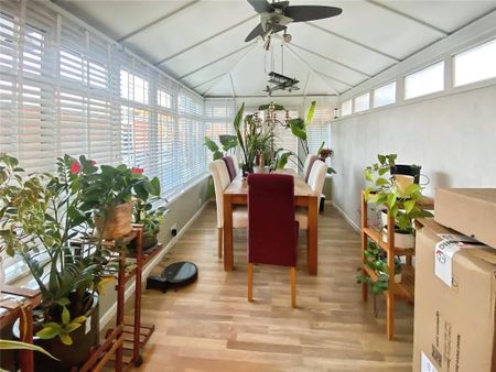 4 bedroom semi-detached house to rent - Photo 4