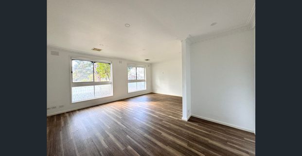 Renovated 3-Bedroom Home in Prime Location! - Photo 1