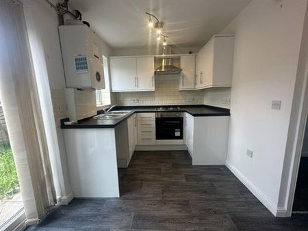 2 Bedroom Terraced House For Rent in Emily Close, Failsworth - Photo 3