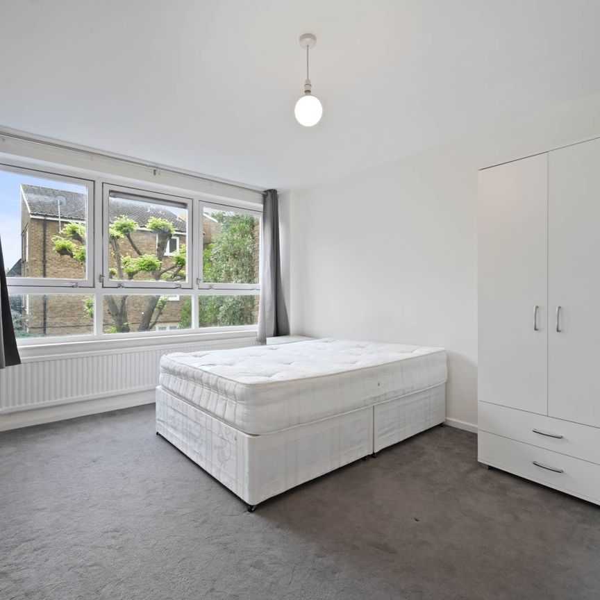 Price £900 pw - Available Now - Furnished - Photo 1