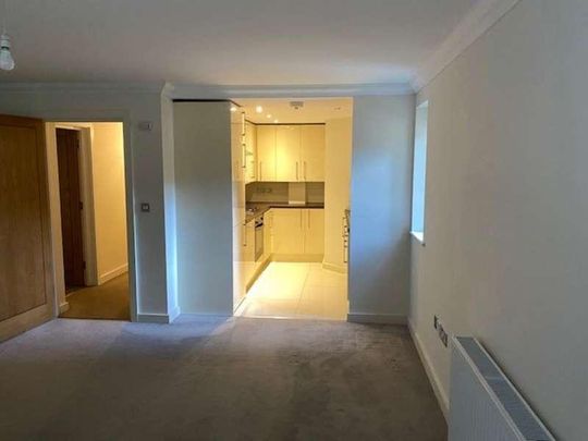 Queens Park Avenue, BH8 - Photo 1