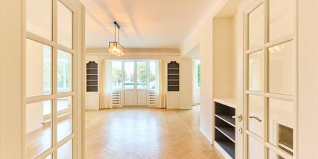 Appartement te huur in Brussel voor € 3.600 met 4 slaapkamers - Photo 2