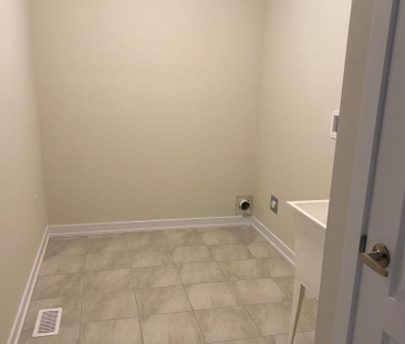 For Lease - 27 Wintergreen Crescent, Haldimand, Ontario - Photo 4