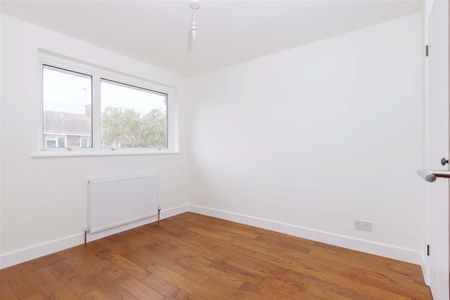 Lychpole Walk, Goring-By-Sea - Photo 2