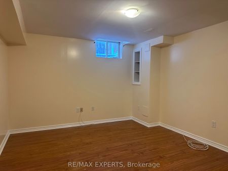 5 Cadillac Crescent #(Basement) - Photo 2