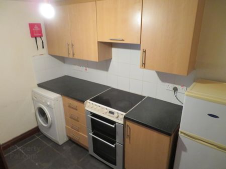 Flat 1, 86 Malone Avenue, Malone Road, BT96ES, Belfast - Photo 5