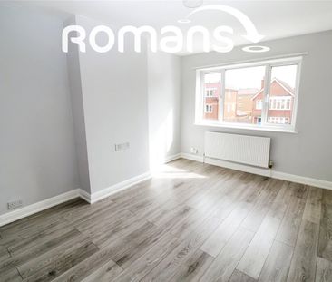 Victoria Road, Farnborough, GU14 - Photo 3
