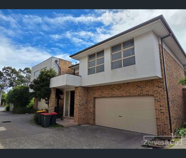 2/850 Blackburn Road, Clayton, Vic 3168 - Photo 2