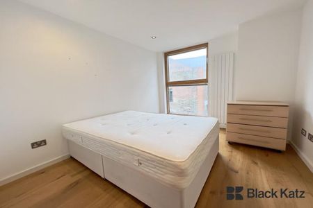 Superbly located & offering size (820 Sq.Ft.) quality & location - Photo 5