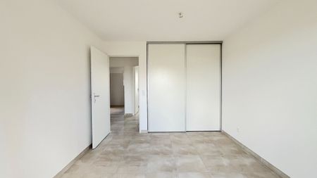 A LOUER MAISON DE PLAIN-PIED AVEC JARDIN ET GARAGE - SECTEUR AGEN - Photo 5