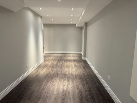 For Lease - 325 Bathurst Glen Drive Unit# Lower, Vaughan, Ontario - Photo 3