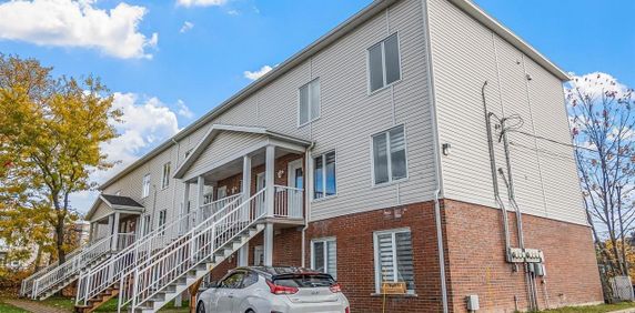 3 - 1325 Boulevard Bastien, Quebec - Photo 2