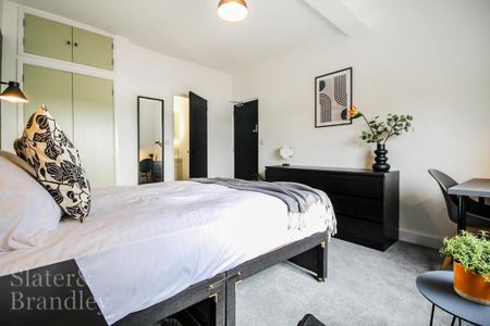 1 bedroom in a house share to rent - Photo 2