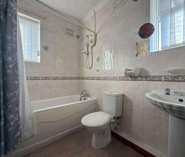 Cook Grove, Peterlee, County Durham, SR8 - Photo 2