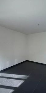 Beau studio récemment rénové - Photo 3