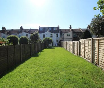 4 Bedroom House - Terraced To Let - Photo 2