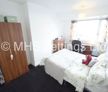 2 Bedroom Mid Terraced House for rent in Park View Avenue - Photo 5