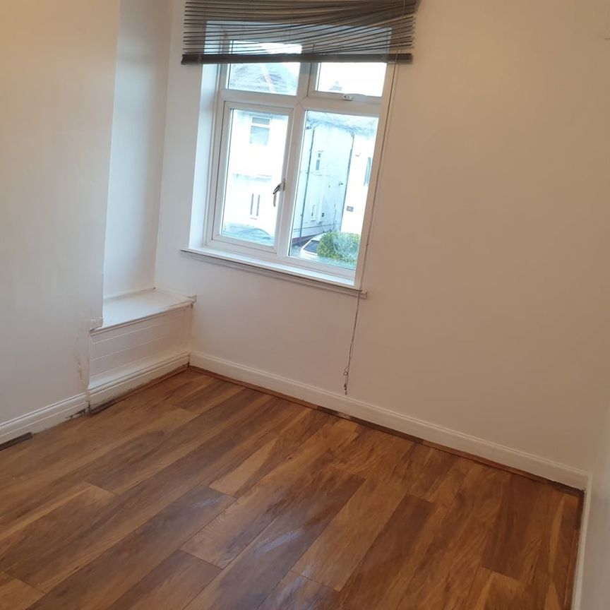 3 Bed Semi-Detached House, Brentvale, HA0 - Photo 1