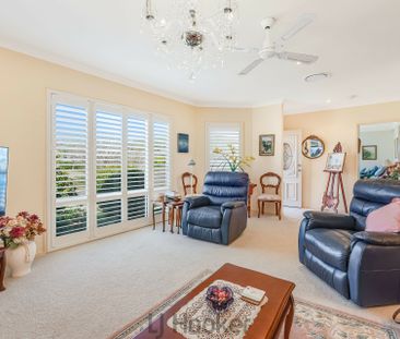 Easy Living in a Convenient Single Level Duplex. - Photo 4
