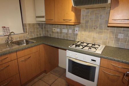 2 bedroom terraced house to rent - Photo 3