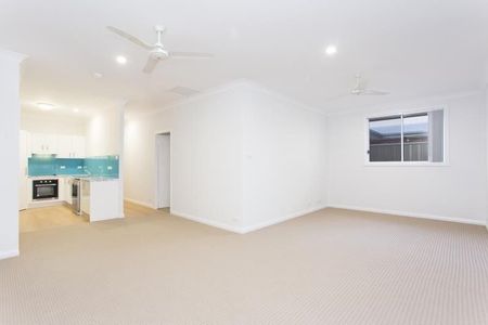 2/25 Conder Crescent, Metford, NSW, 2323 - Photo 3