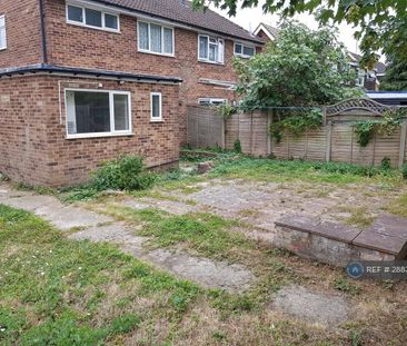 5 bedroom semi-detached house to rent - Photo 5