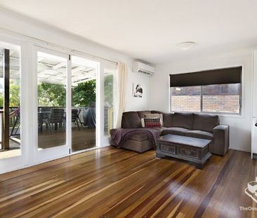 3 Bed + Large utility area(Bed/living), Large level back yard - Photo 2